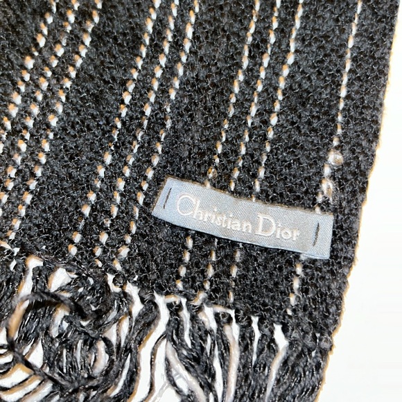 BEAUTIFUL CHRISTIAN DIOR MENS SCARF - Picture 2 of 3